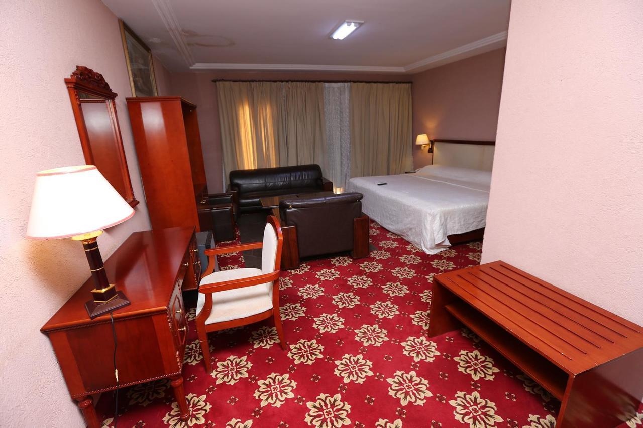 Palace Hotel Wagadugu Zewnętrze zdjęcie