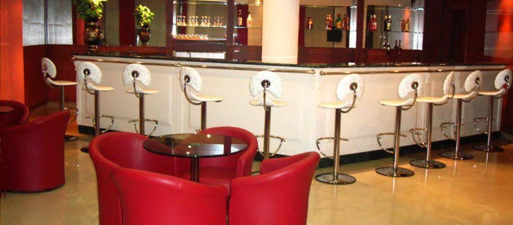 Palace Hotel Wagadugu Zewnętrze zdjęcie