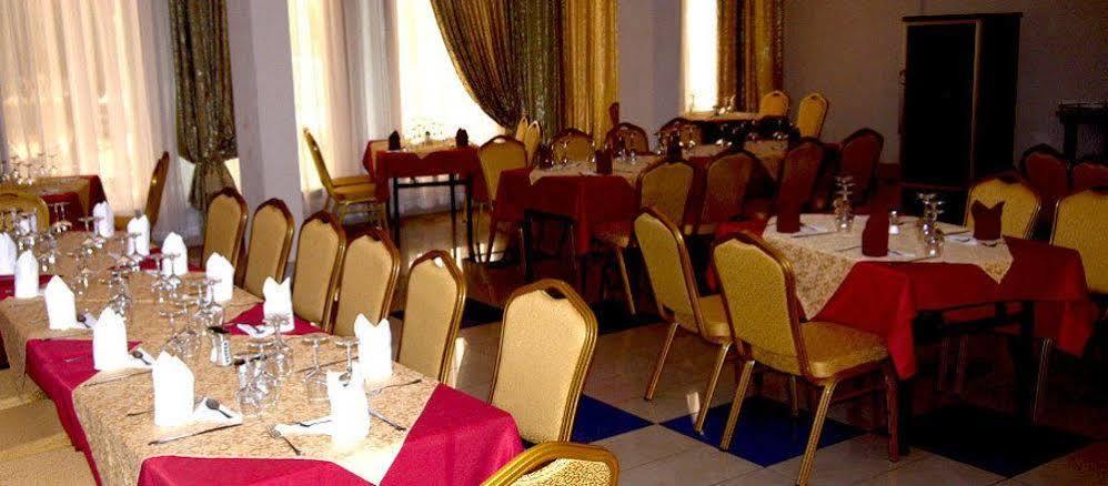 Palace Hotel Wagadugu Zewnętrze zdjęcie